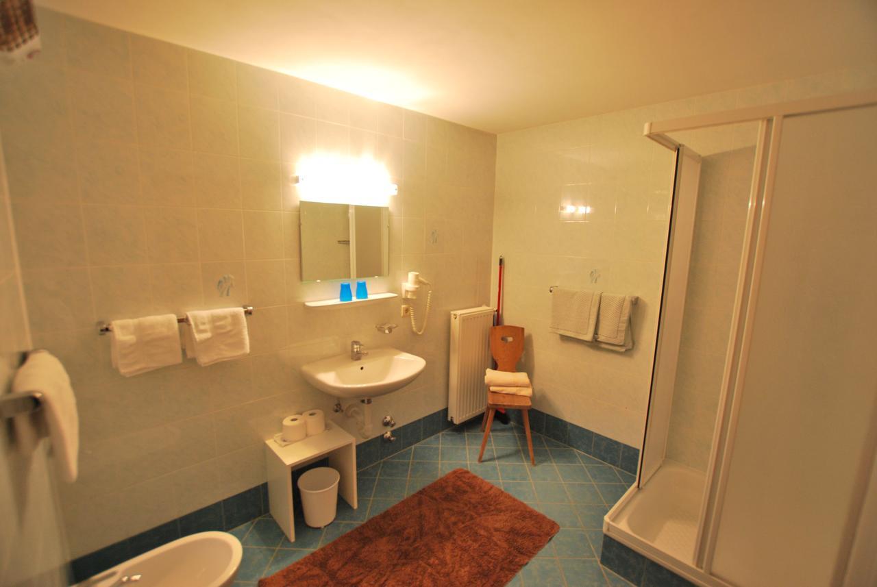 Hotel Residence Rabenstein Moos Rum bild